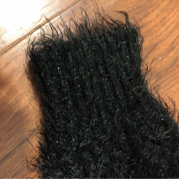 🇨🇦Medium Black Sparkly Sweater - Picture 9 of 12
